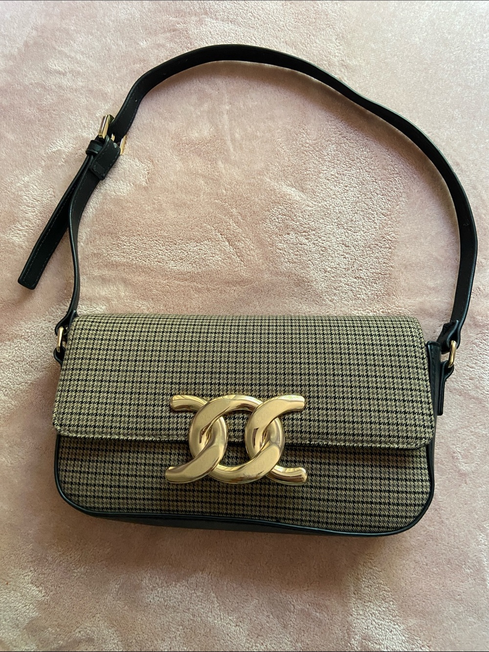 H&M Black and Beige Houndstooth Shoulder Bag with Gold Hardware